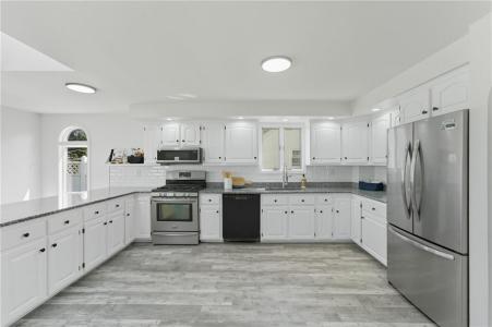 136 Frankfort Street, Cranston, Rhode Island 02910, États-Unis