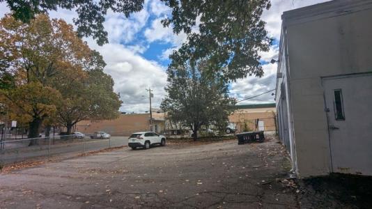 605 Douglas Avenue, Providence, Rhode Island 02908, USA