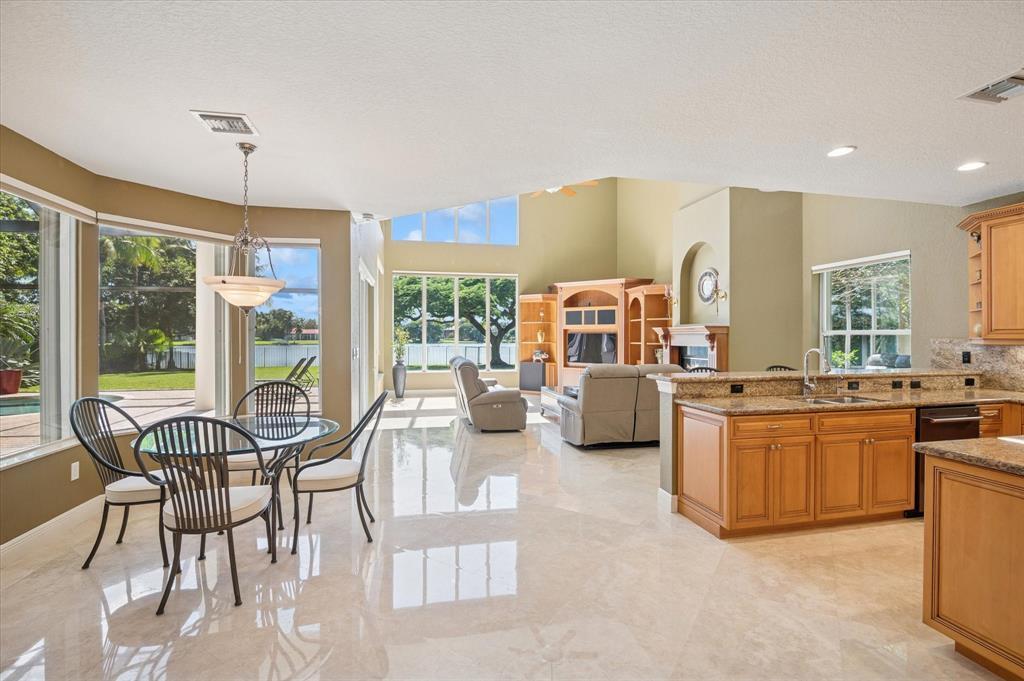 10372 N Lake Vista Cir, Long Lake Estates, Davie, Florida 33328, Estados Unidos