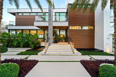 790 Lake Rd, Miami, Florida 33137