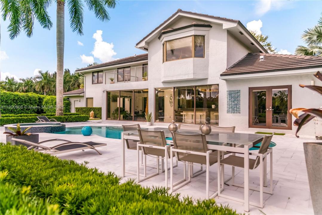 4242 SW 107th Way, Davie, Florida 33328