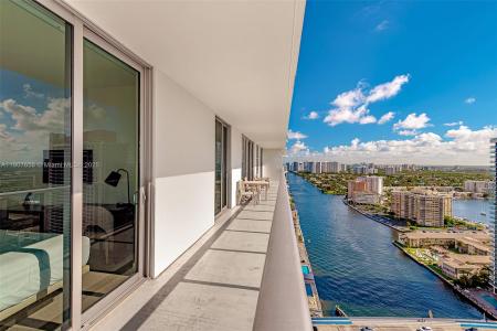 4010 S Ocean Dr R2404, Hollywood, Florida 33019, USA