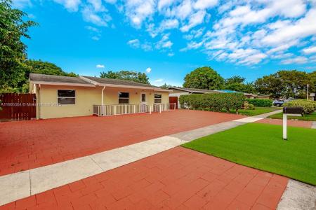 401 SW 76th Ter ., North Lauderdale, 佛罗里达州 33068, 美国