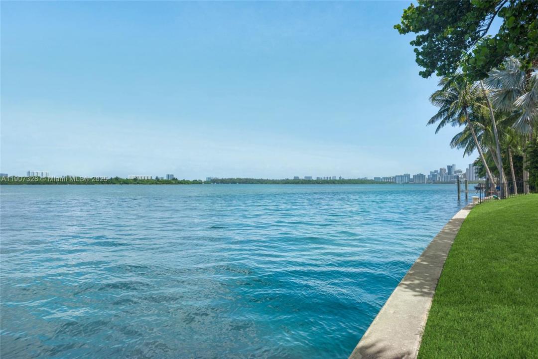 216 Bal Bay Dr, Bal Harbour, Флорида 33154, Соединенные Штаты