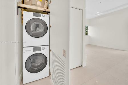 530 SW 11th Ave 205, Miami, Florida 33130, USA