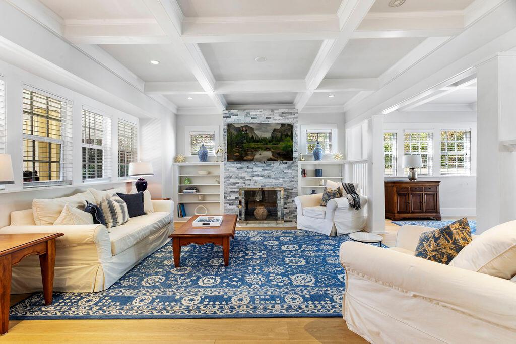 141 Australian Avenue, Palm Beach, Florida 33480