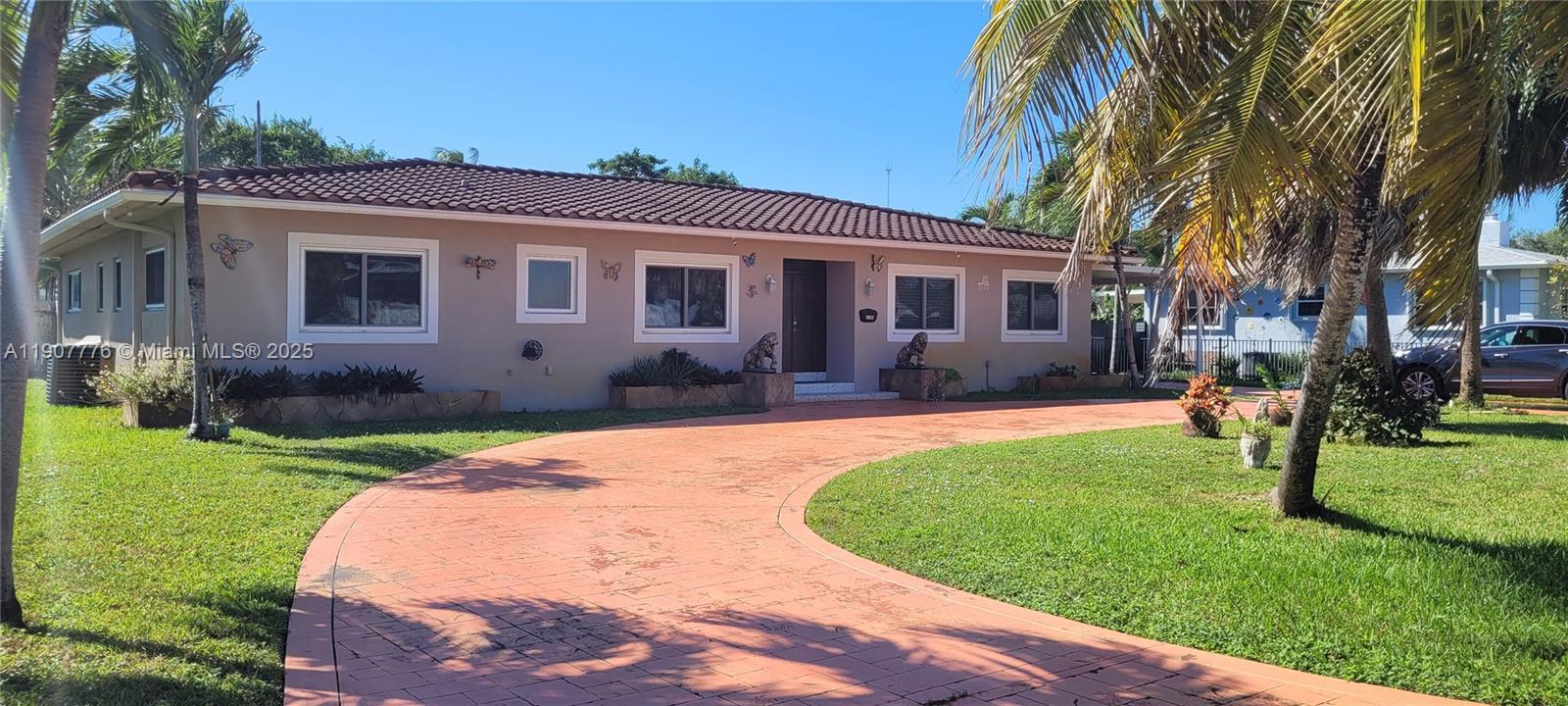 2622 Jackson St, Hollywood, Floryda 33020, USA