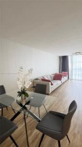 501 Three Islands Blvd 206, Hallandale Beach, Florida 33009, USA