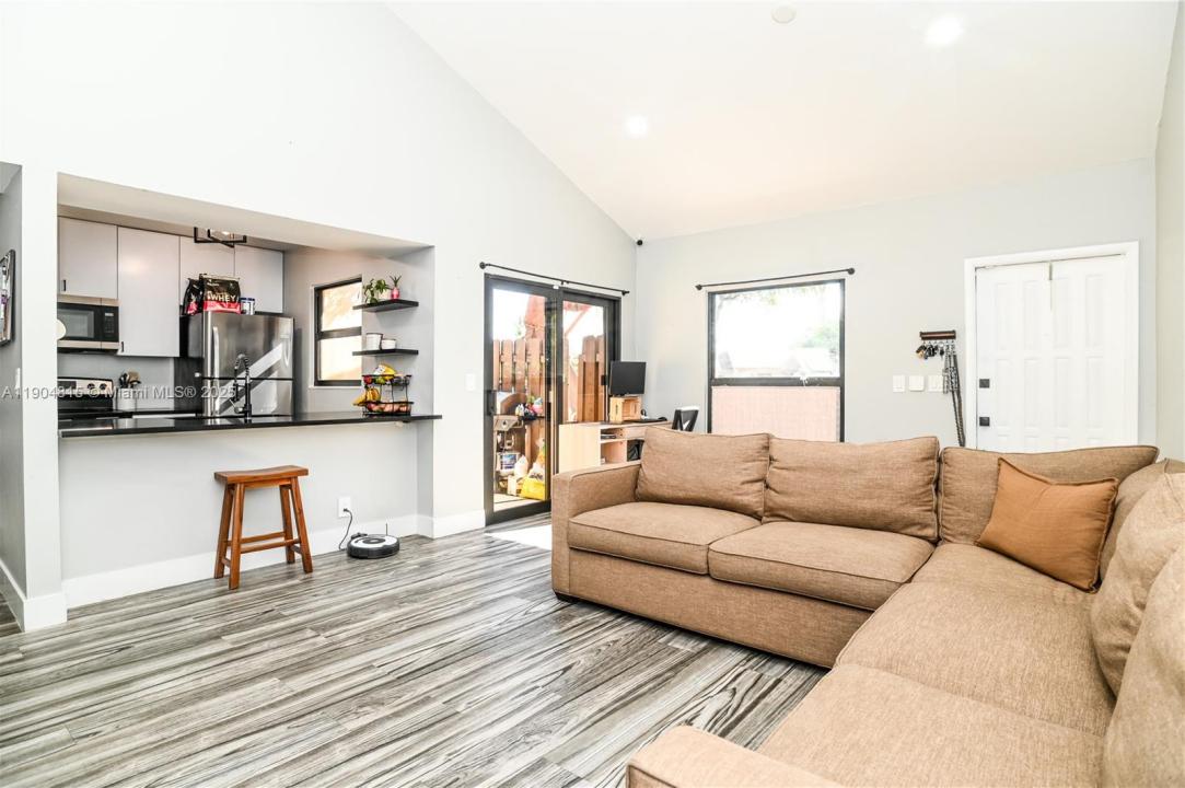 8185 SW 24th St, Davie, Florida 33324, HOA KỲ