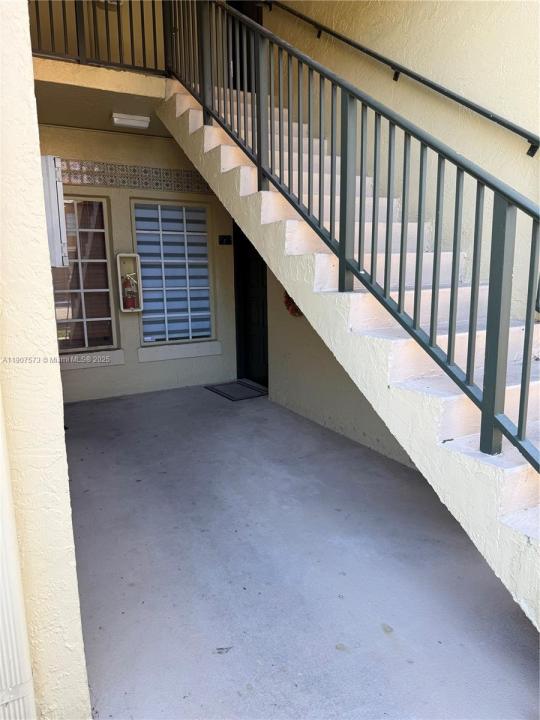 18308 NW 68th Ave F, Hialeah, Floryda 33015, USA