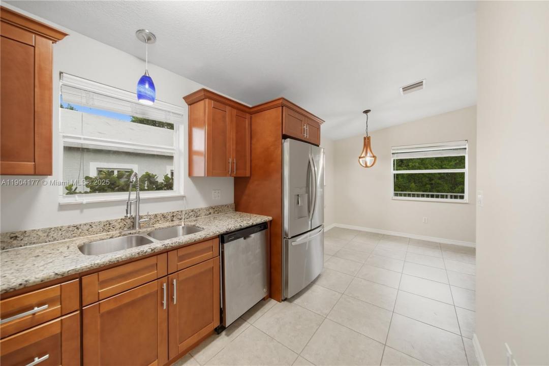 1021 Valencia Rd, Key Largo, Florida 33037