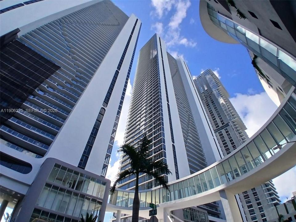 700 NE 24 203, Miami, Floride 33137, États-Unis