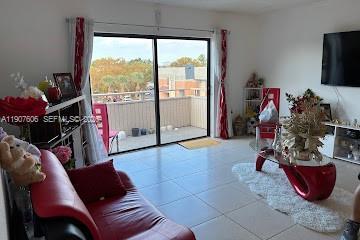 17600 NW 68th Ave B4002, Hialeah, Florida 33015, USA