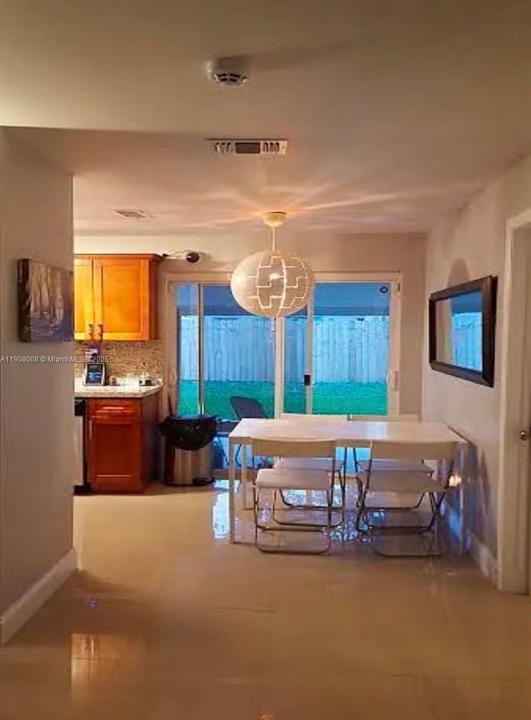 6641 Freedom St, Hollywood, Floryda 33024, USA