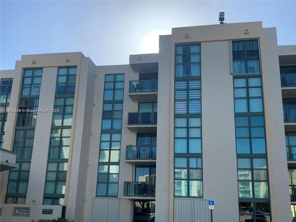 2055 SW 122nd Ave 401, Miami, Florida 33175