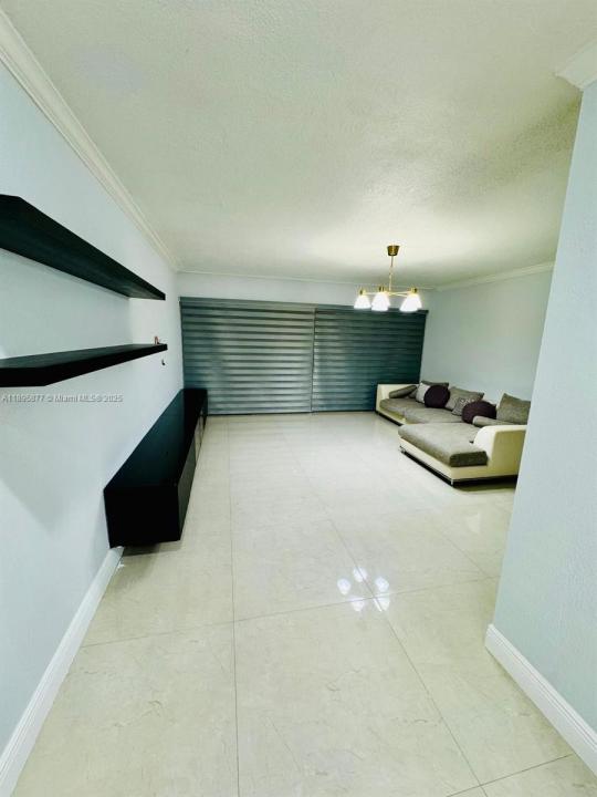 6812 Brookline Dr 6812, Hialeah, 佛羅里達州 33015, 美國