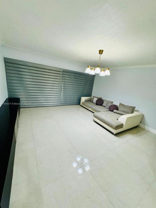 6812 Brookline Dr 6812, Hialeah, 佛羅里達州 33015, 美國