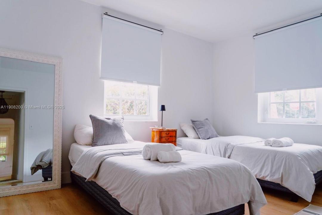 1075 NE 120th St 0, Biscayne Park, フロリダ 33161, アメリカ合衆国