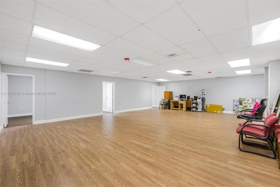 540 NW 165th St Rd #111, Miami, Floride 33169, États-Unis