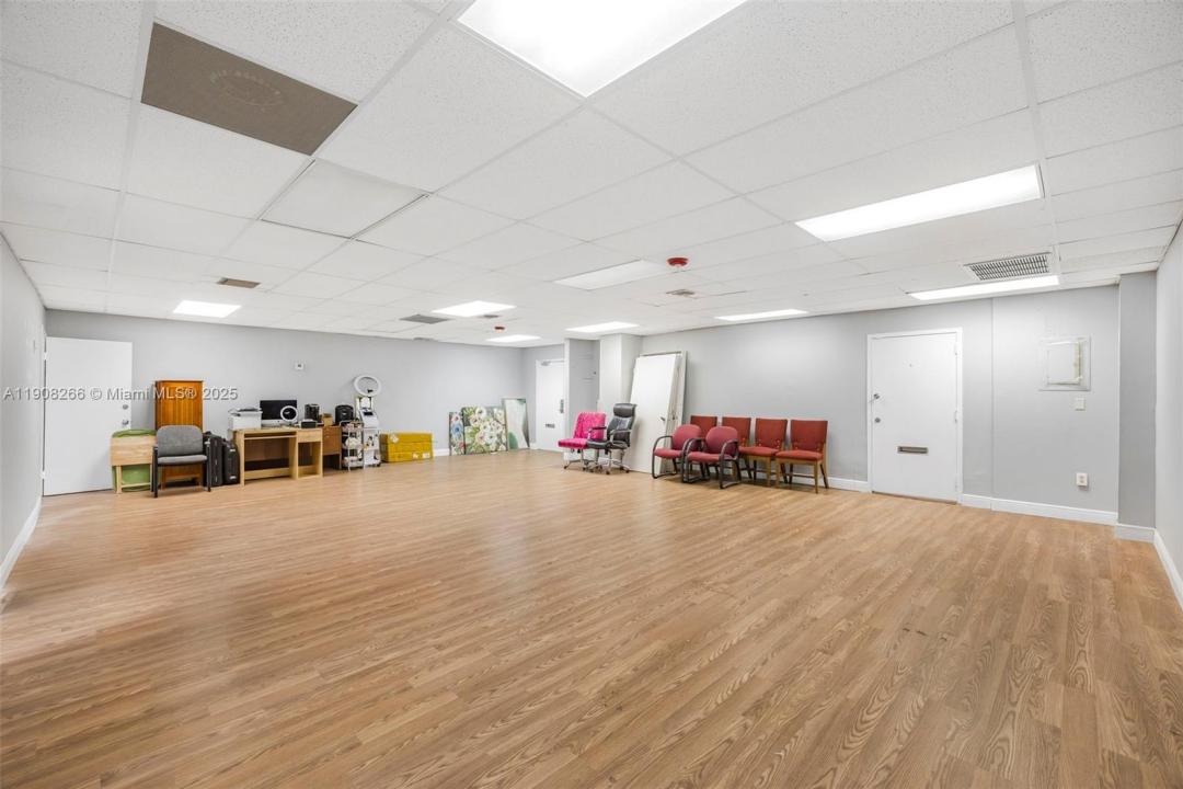 540 NW 165th St Rd #111, Miami, Floride 33169, États-Unis