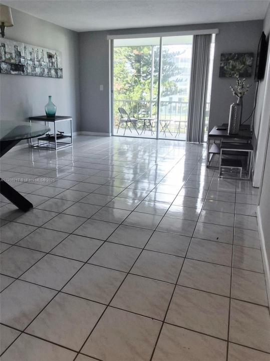 2905 Point East Dr L312, Aventura, Florida 33160, Estados Unidos