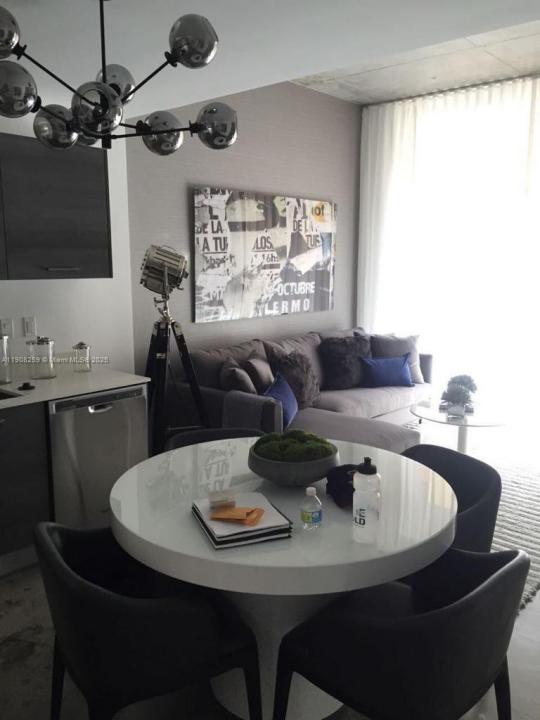 151 SE 1st St 903, Miami, Florida 33131, Stati Uniti