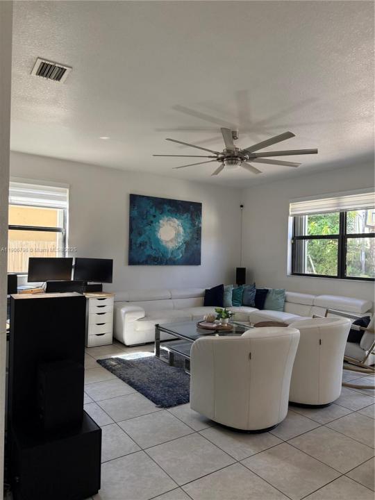 180 SE 36th Ave, Homestead, 佛罗里达州 33033, 美国