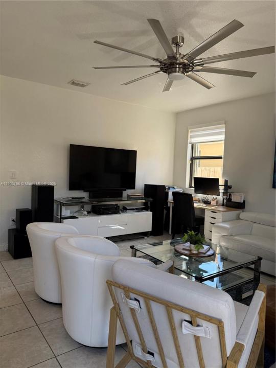 180 SE 36th Ave, Homestead, 佛罗里达州 33033, 美国