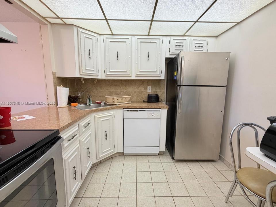 501 Three Islands Blvd 305, Hallandale Beach, Флорида 33009, Соединенные Штаты