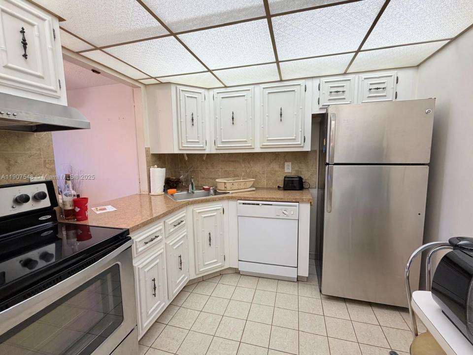 501 Three Islands Blvd 305, Hallandale Beach, Флорида 33009, Соединенные Штаты