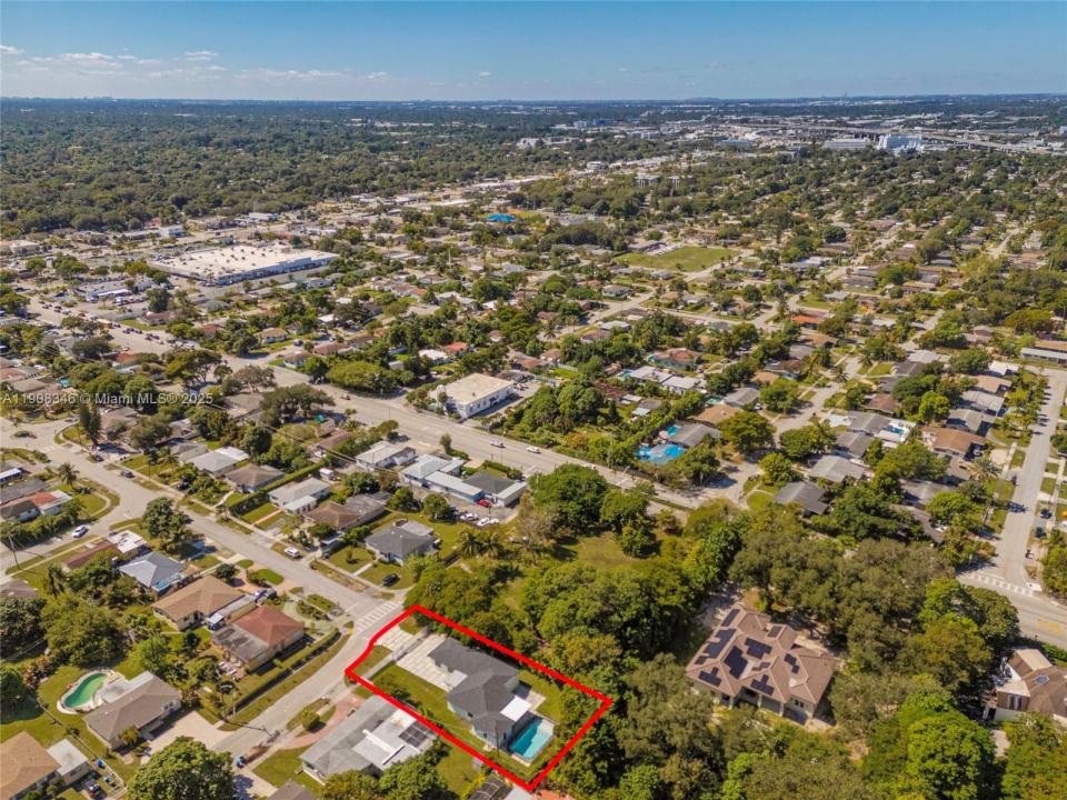 651 NE 172nd St, Miami, Florida 33162