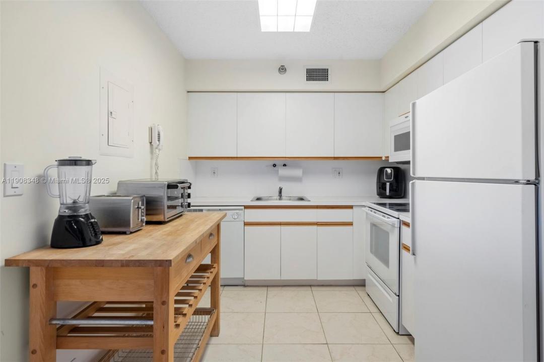 3400 NE 192nd ST 1810, Aventura, פלורידה 33180, ארצות הברית של אמריקה