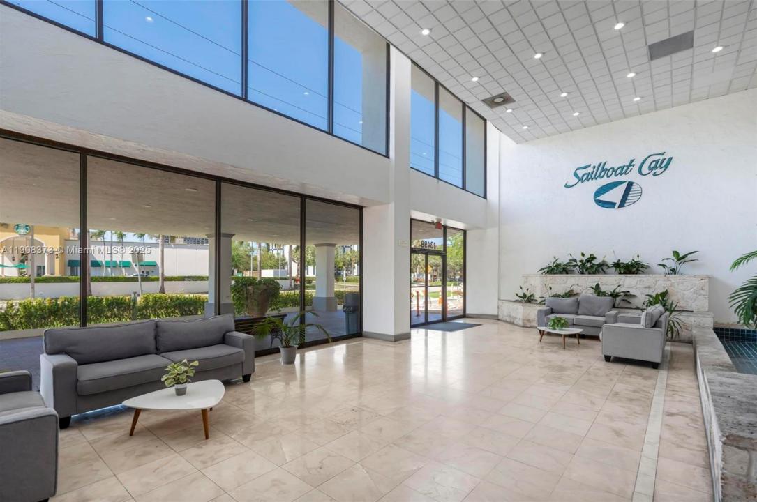 13499 Biscayne Blvd CUM1, North Miami, Floride 33181, États-Unis