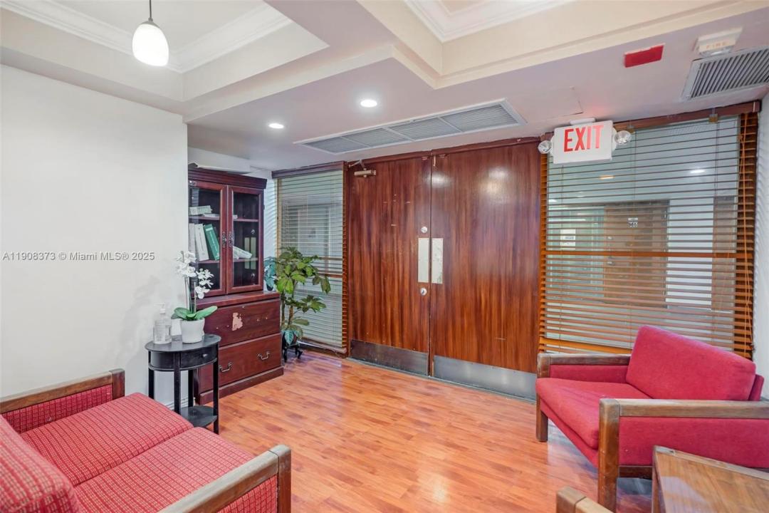 13499 Biscayne Blvd CUM1, North Miami, Floride 33181, États-Unis