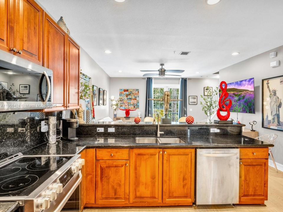 2249 NE 9th Ave, Wilton Manors, Флорида 33305, Соединенные Штаты