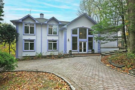 27 Sky Meadow Road, Ramapo, New York 10901, USA