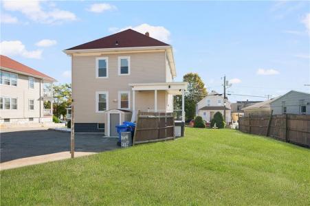 4 S Carpenter Street, East Providence, ロードアイランド 02914, アメリカ合衆国