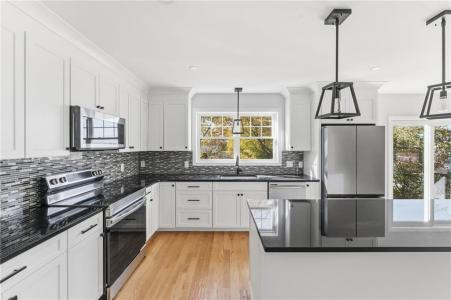 2 Teresa Ann Crossing, West Warwick, 로드아일랜드 02893, 미국