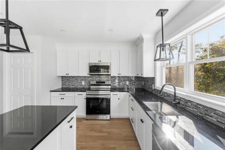 2 Teresa Ann Crossing, West Warwick, 로드아일랜드 02893, 미국