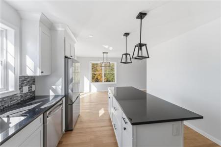 2 Teresa Ann Crossing, West Warwick, 로드아일랜드 02893, 미국