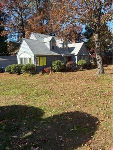 64 White Birch Road, Cranston, Rhode Island 02920, USA