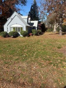 64 White Birch Road, Cranston, Rhode Island 02920, USA