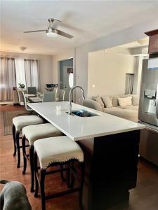 81 Burgess Avenue, East Providence, 羅德島州 02914, 美國