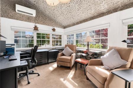 51 Columbia Avenue, Cranston, Rhode Island 02905, USA