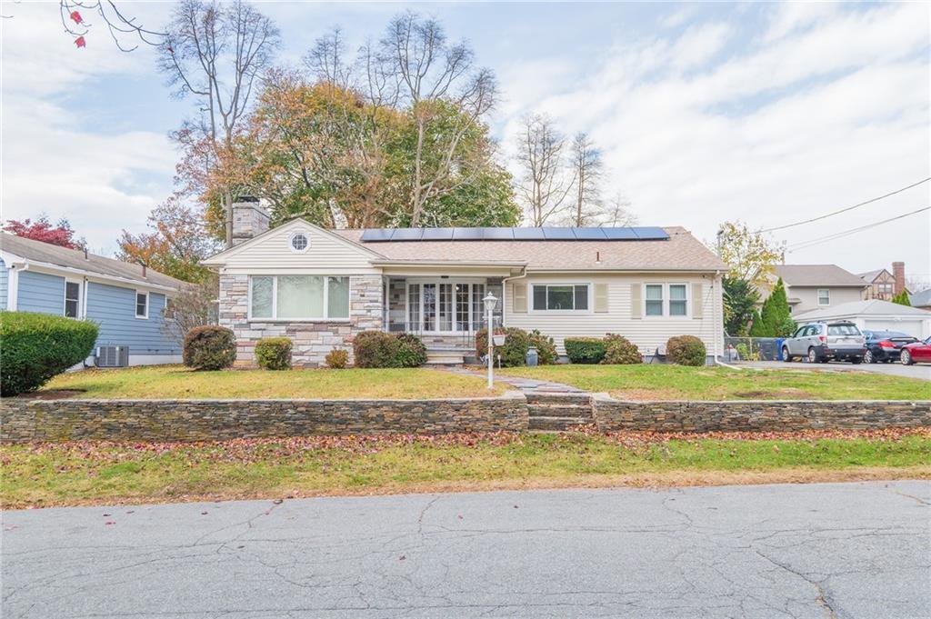 9 Farnum Avenue, North Providence, Rhode Island 02911, HOA KỲ