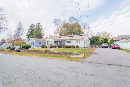 9 Farnum Avenue, North Providence, Rhode Island 02911, HOA KỲ