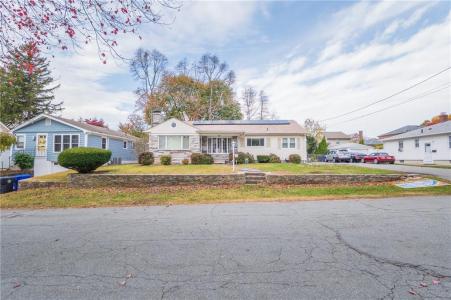 9 Farnum Avenue, North Providence, Rhode Island 02911, HOA KỲ