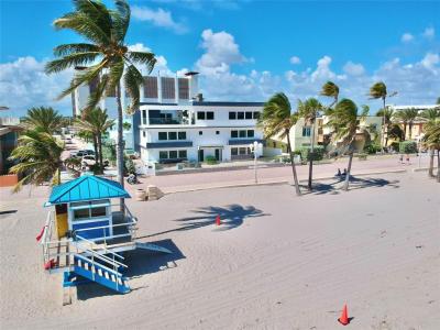 2203 N Surf Rd, Hollywood, Florida 33019