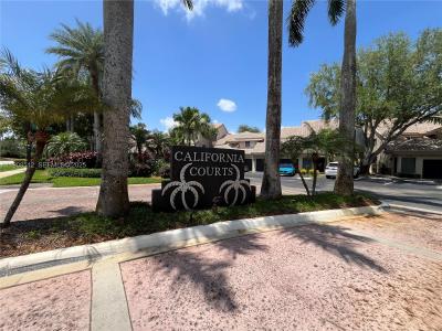 16312 Malibu Dr 6, Weston, Florida 33326, USA