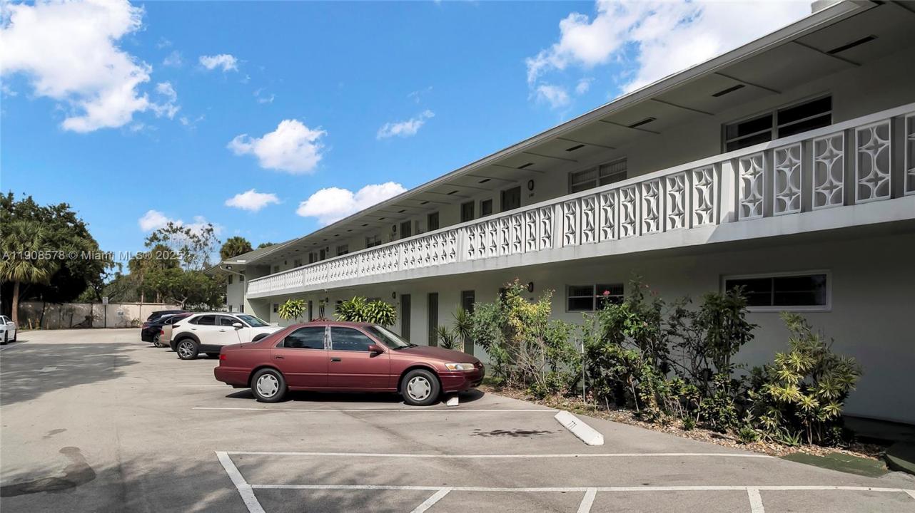 4200 NW 3rd Ct 241, Plantation, Florida 33317